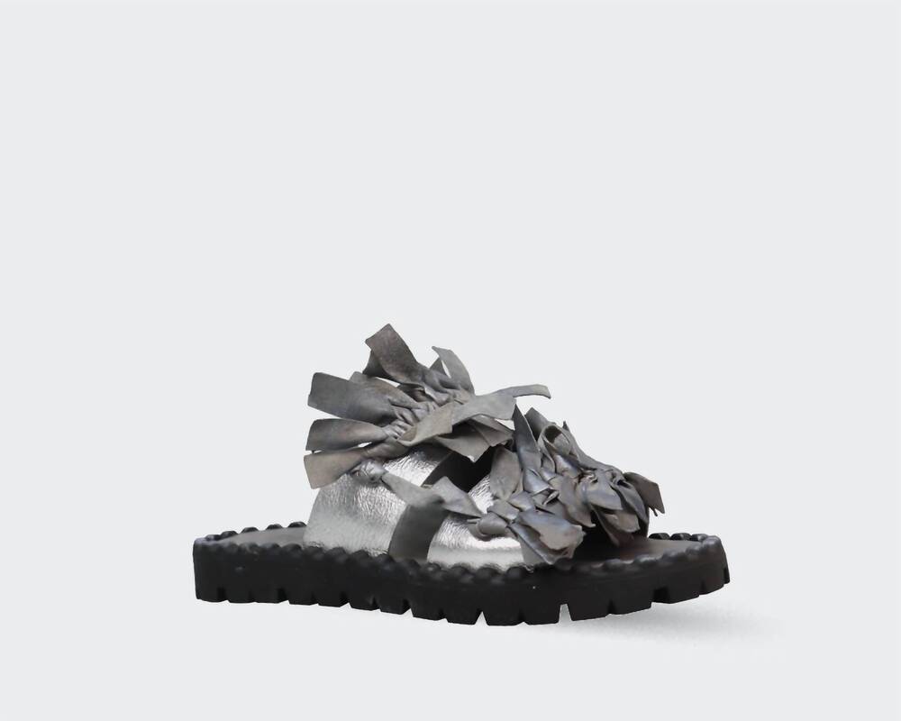 NEW PAPUCEI women's ember sandal in grey